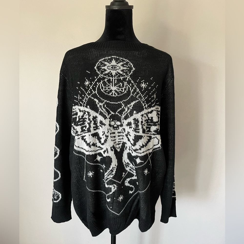 Death Head Moth Sweater Goth/Punk/Halloween Women’s: Medium - Picture 4 of 9
